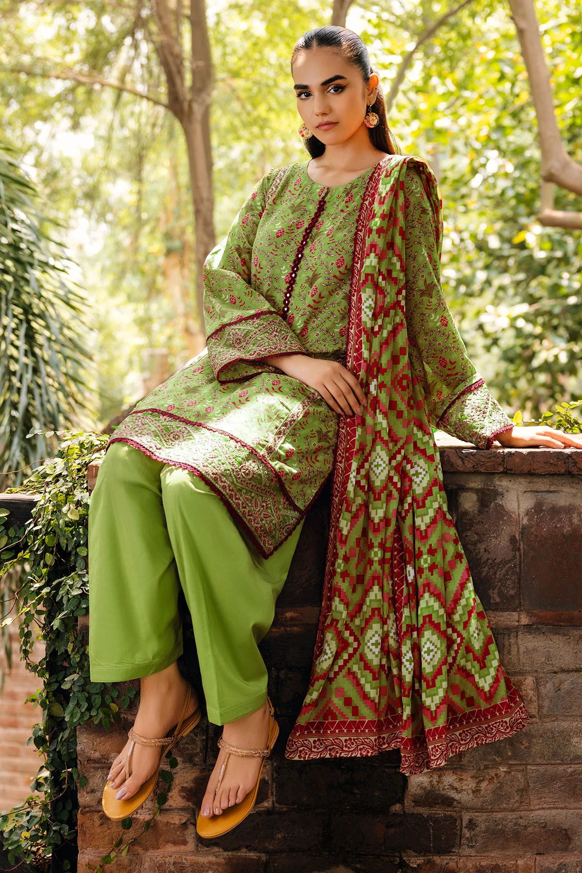 Classic 3PC Lawn Suit with Digital Print