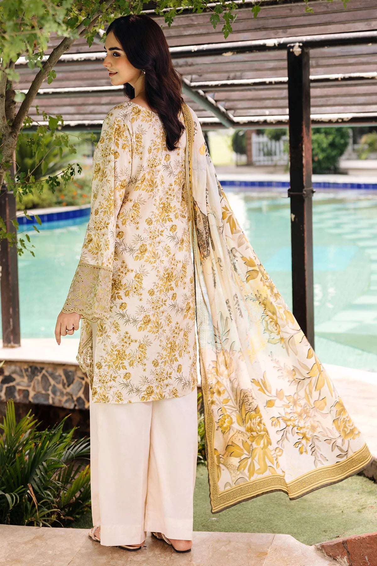 Graceful Digital Print Lawn Suit – 3PC