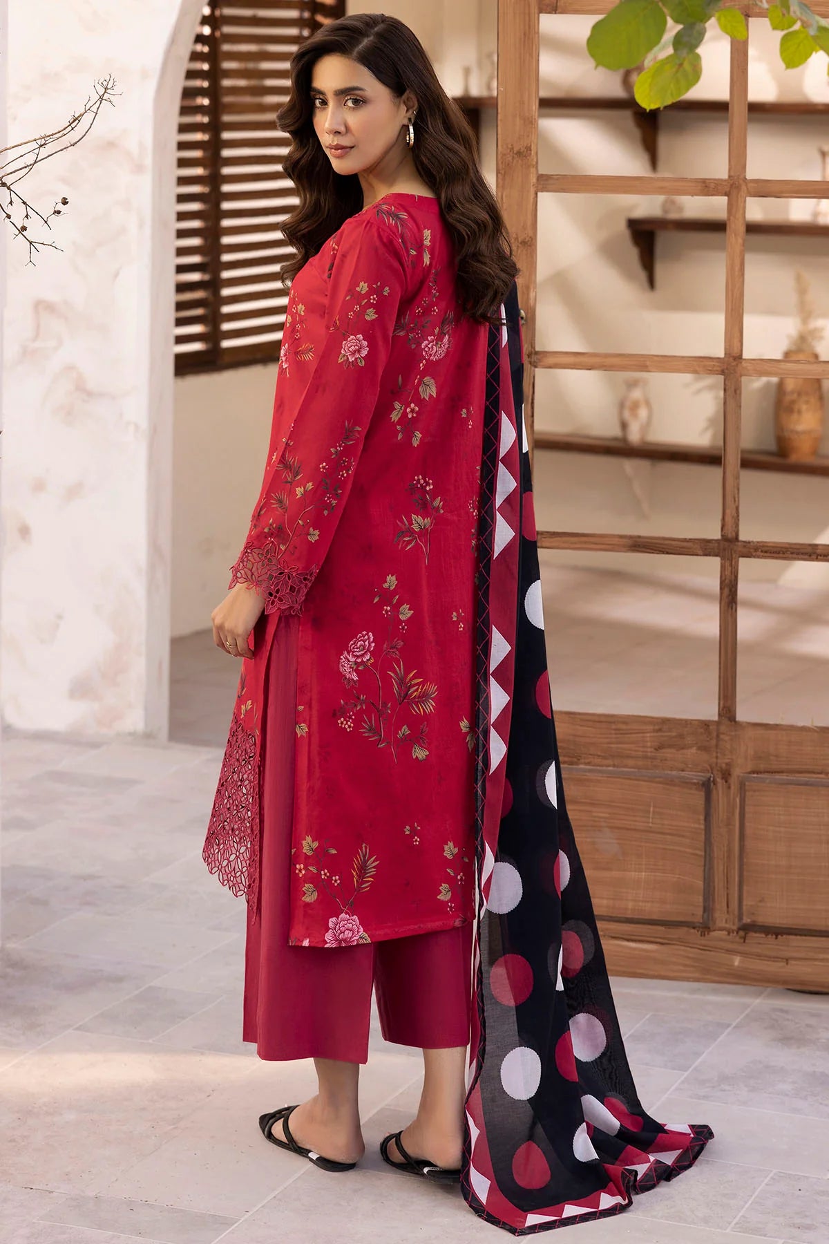 Elite Glow Digital Printed Lawn 3-Piece Suit